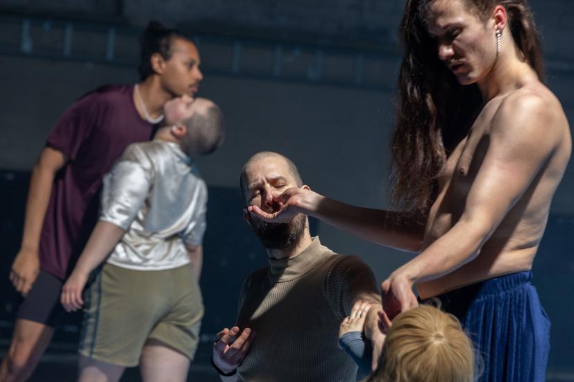 Photo: Katri Naukkarinen Photo from the performance.